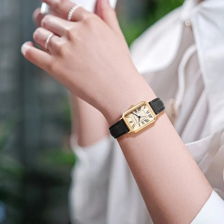 Vivelle Crest Watch | Gold