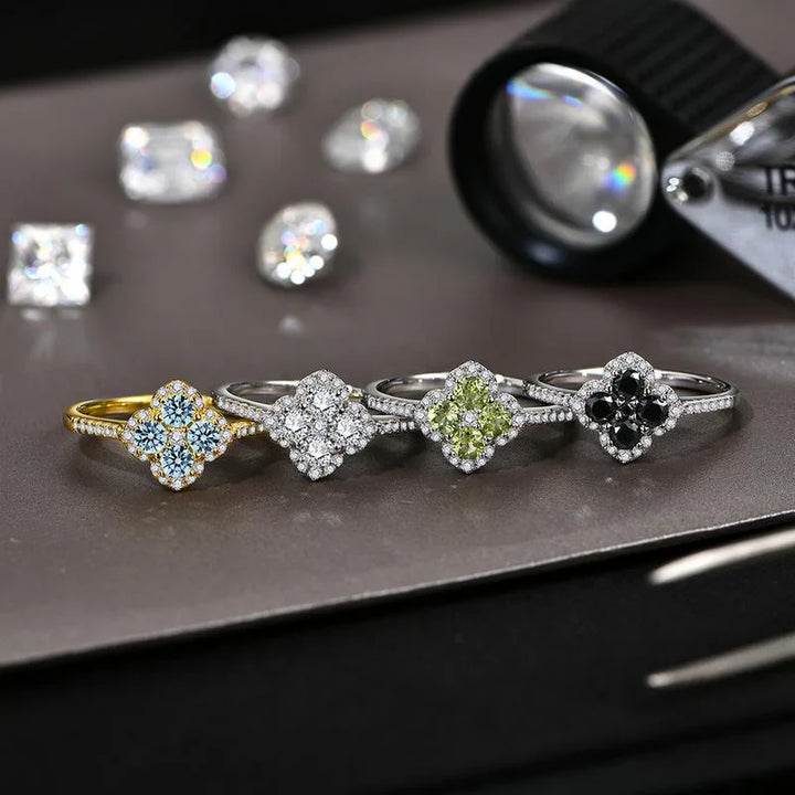 Soraya Clover Ring | White gold